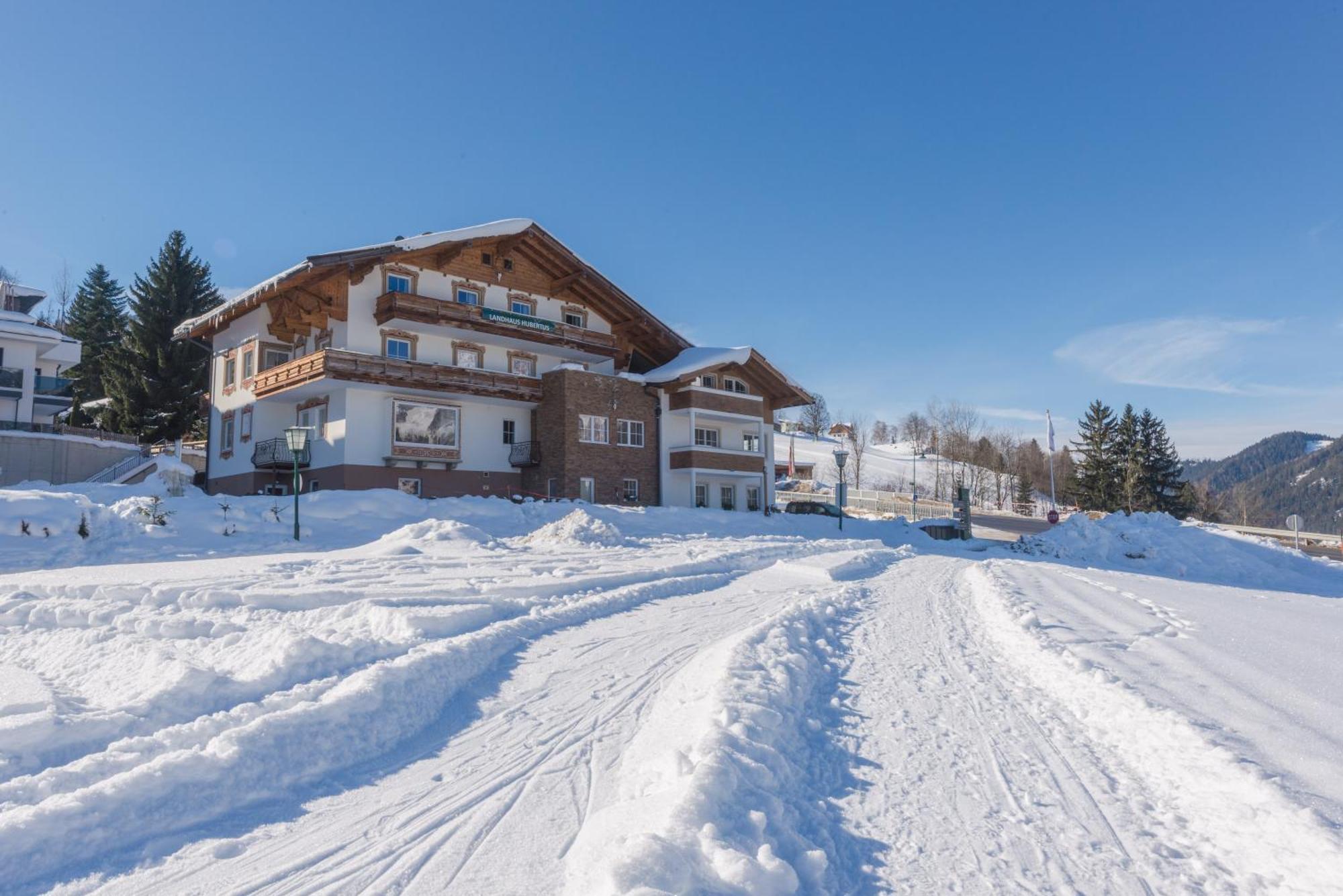 Appartements Landhaus Hubertus Wellness & Breakfast Schladming Bagian luar foto